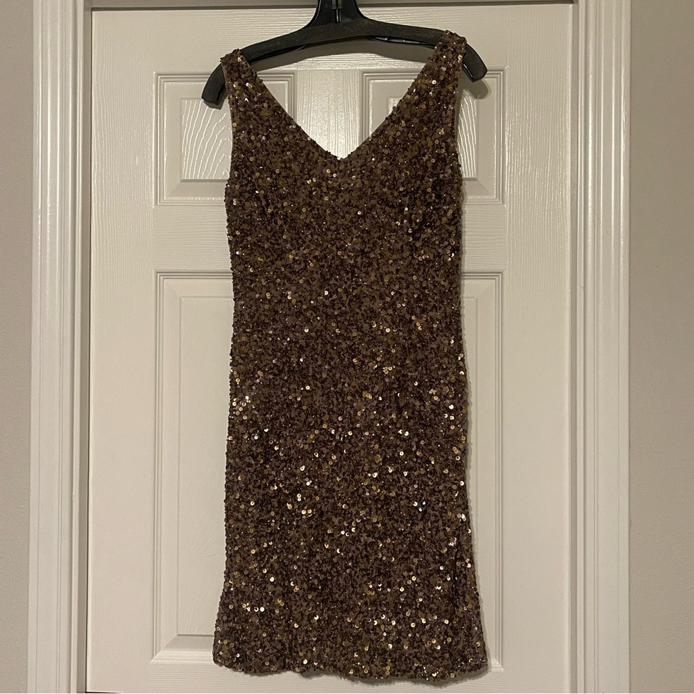 Very pretty Sequin Dress, Theia, Size12US,Changes colors,gold,champagne,lavender